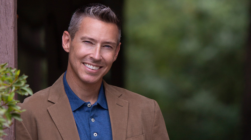 Dr. Derek Scott
